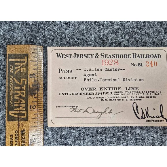 1928 West Jersey & Seashore Railroad Pass No. 240 Signed By Vice-President - Picture 3 of 4